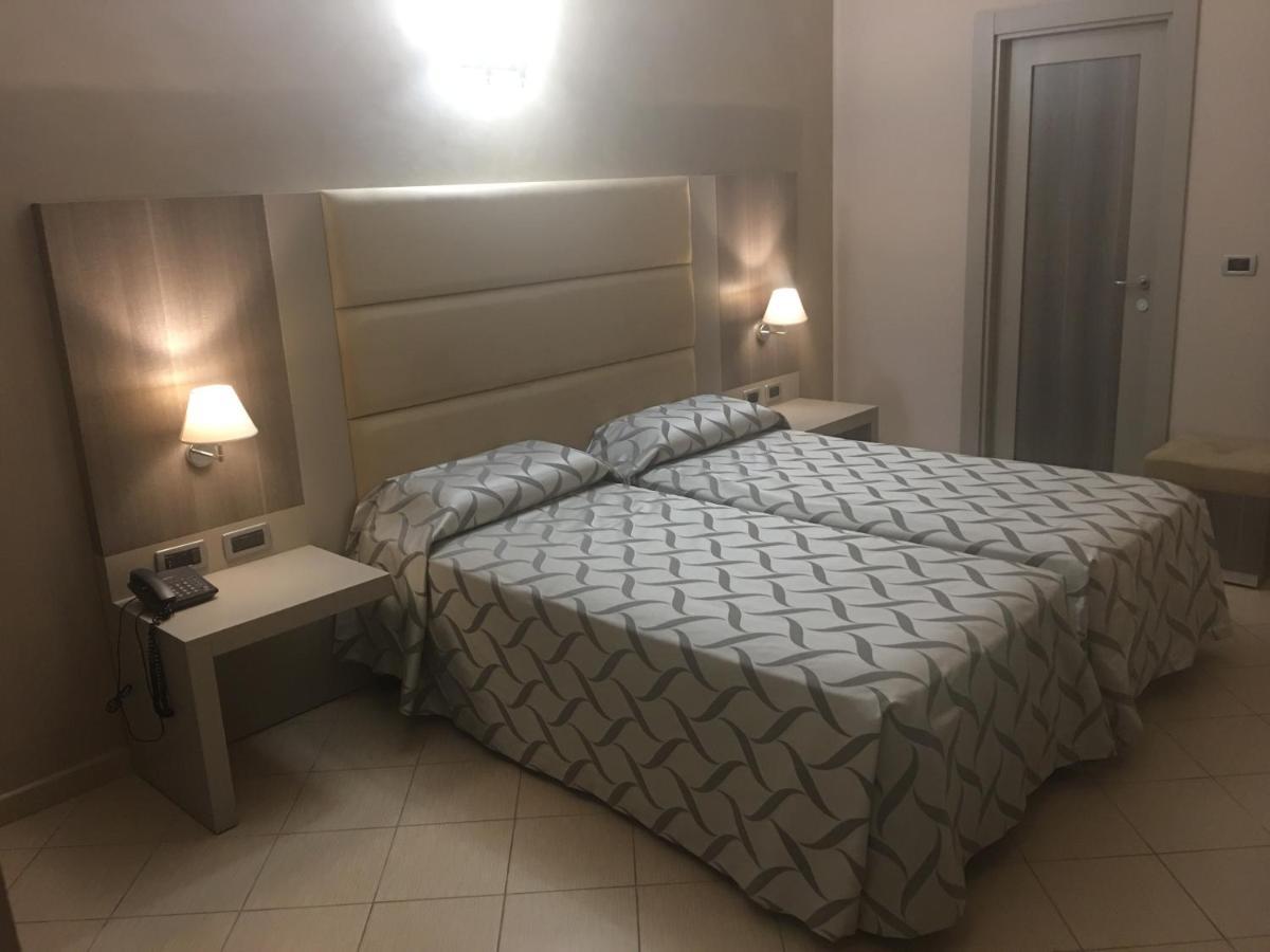 Hotel Niagara Катандзаро Екстер'єр фото