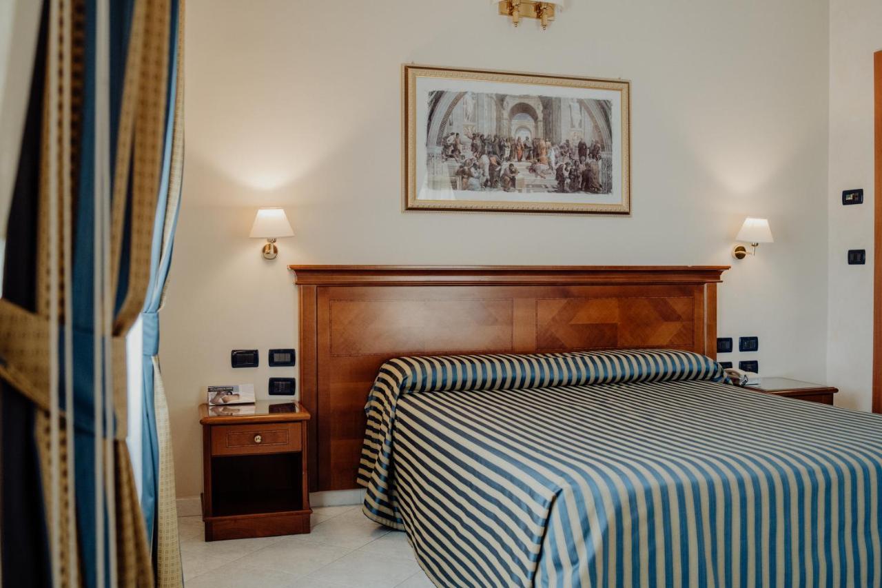 Hotel Niagara Катандзаро Екстер'єр фото