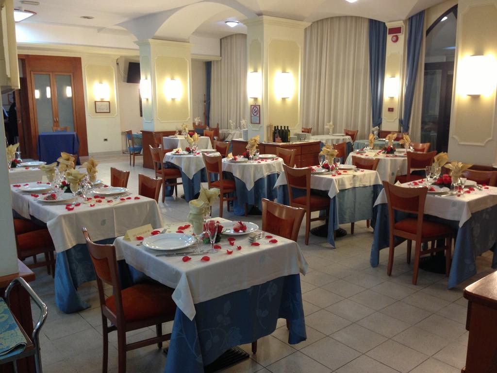 Hotel Niagara Катандзаро Екстер'єр фото